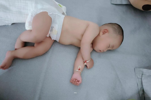 齐齐哈尔宝宝咳到吐怎么办